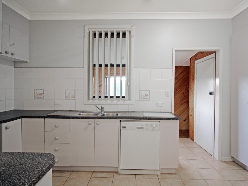 26 Essex St, Berkeley NSW 2506