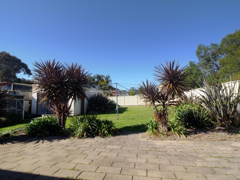 85 Deakin Street, Oak Flats NSW 2529