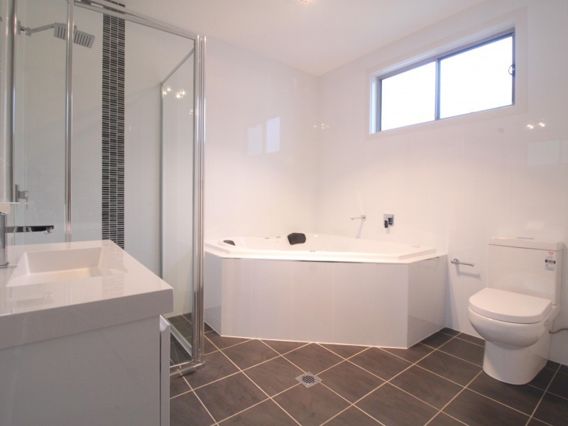 2/33 Kembla Street, Balgownie NSW 2519