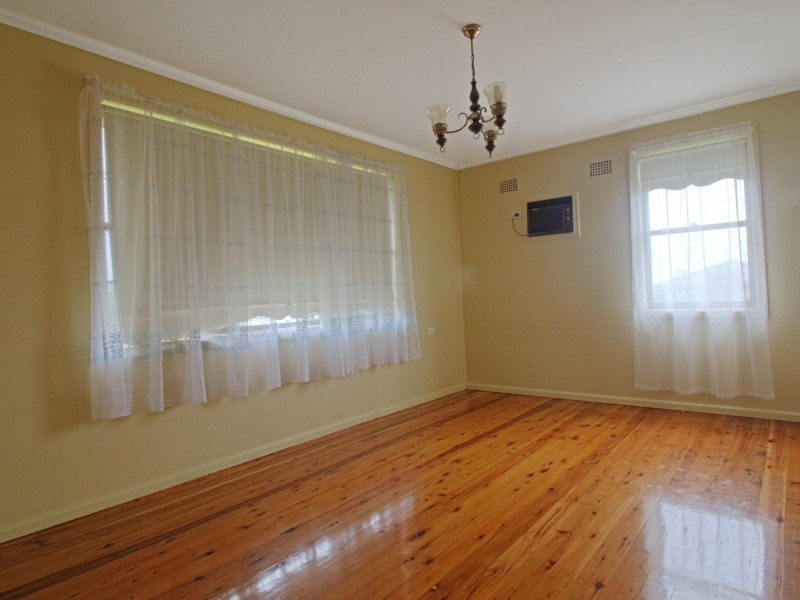 House 18 Elouera Street, Lake Illawarra NSW 2528