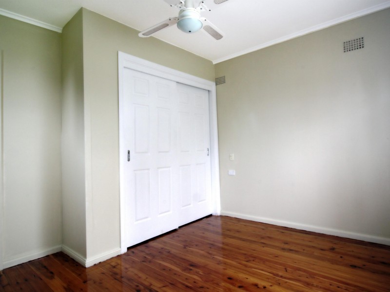 House 18 Elouera Street, Lake Illawarra NSW 2528