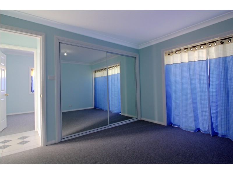 278A Northcliffe Drive, Lake Heights NSW 2502