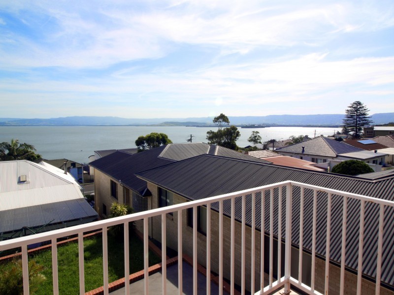 278A Northcliffe Drive, Lake Heights NSW 2502