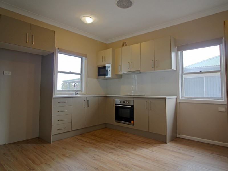 13 Trevor Avenue, Lake Heights NSW 2502