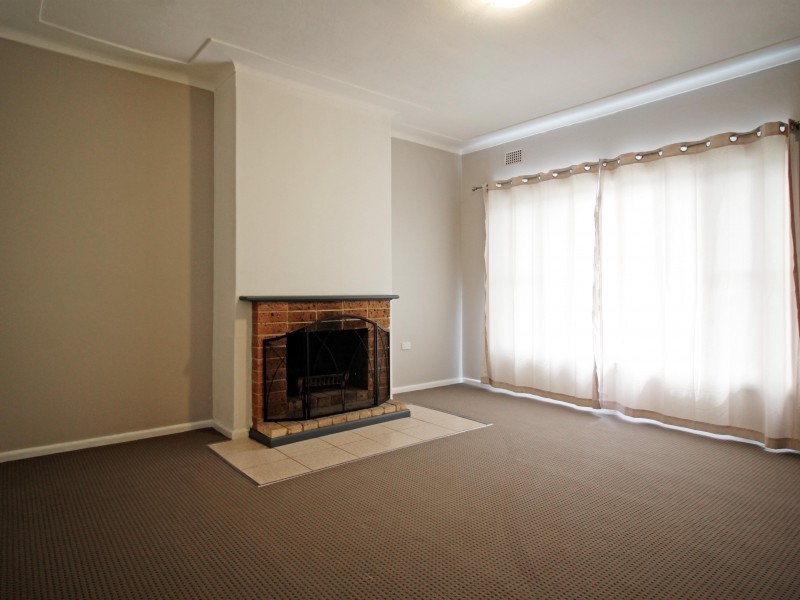 13 Trevor Avenue, Lake Heights NSW 2502