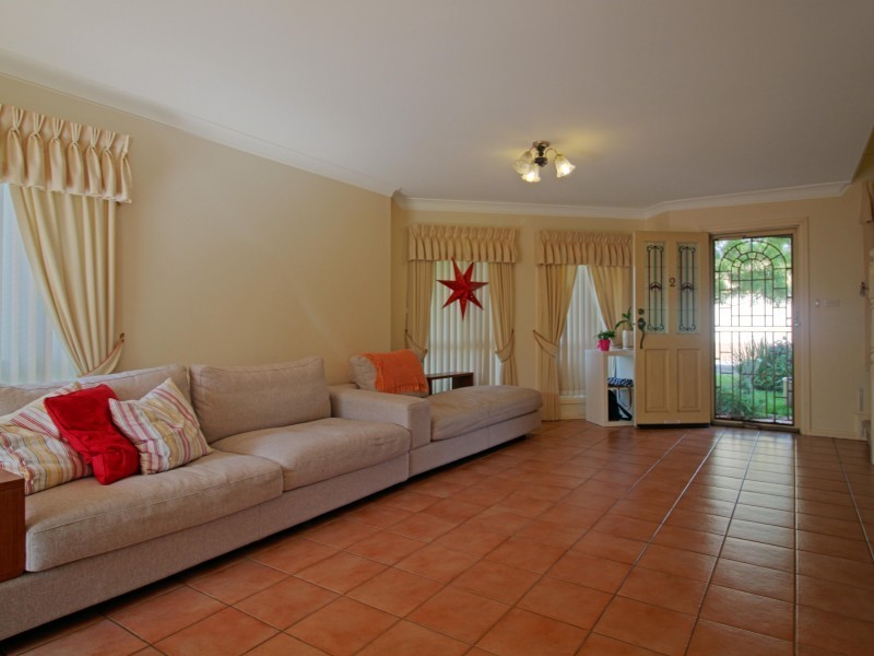 2/1 Platypus Close, Figtree NSW 2525