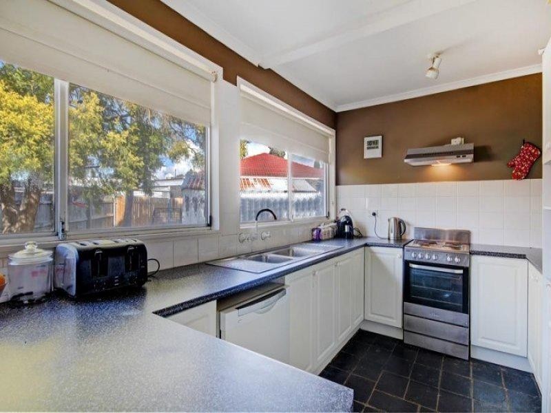 27 Culgoa Crescent, Koonawarra NSW 2530