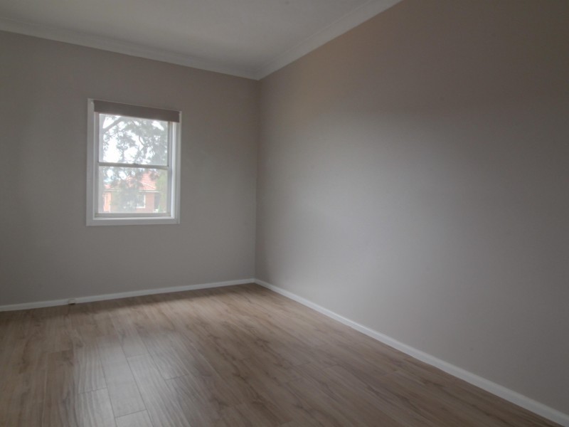 13 Trevor Avenue, Lake Heights NSW 2502