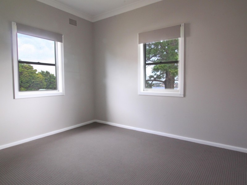 13 Trevor Avenue, Lake Heights NSW 2502