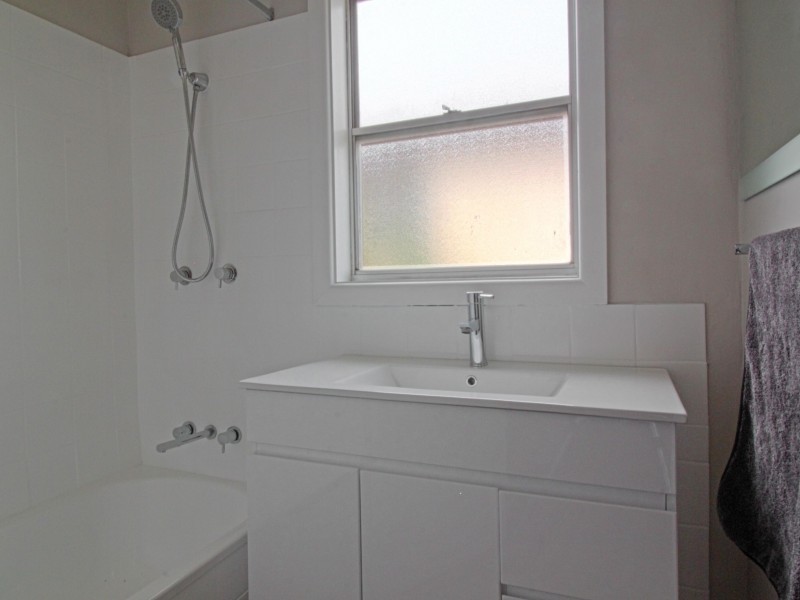 13 Trevor Avenue, Lake Heights NSW 2502