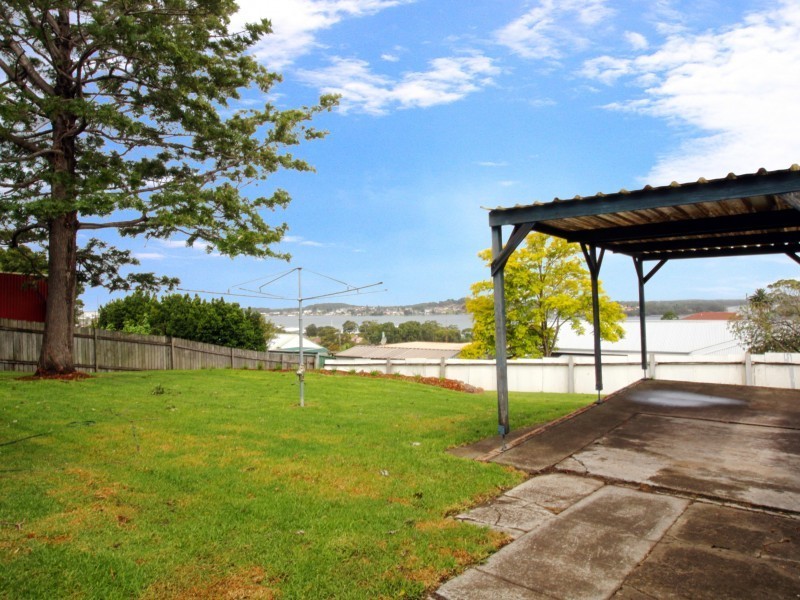 13 Trevor Avenue, Lake Heights NSW 2502