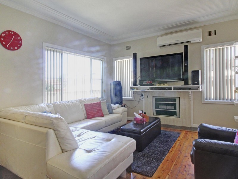 18 Todd Street, Warrawong NSW 2502