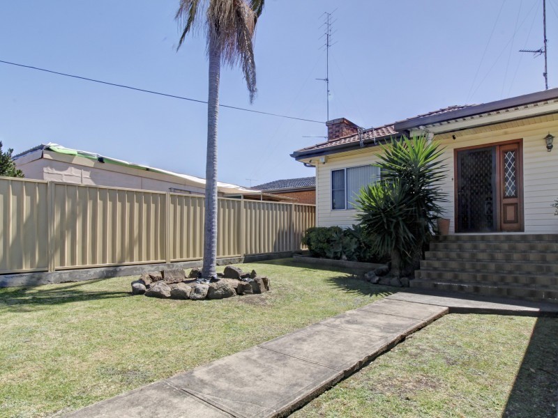 18 Todd Street, Warrawong NSW 2502