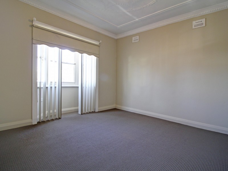 50 Dempster Street, West Wollongong NSW 2500