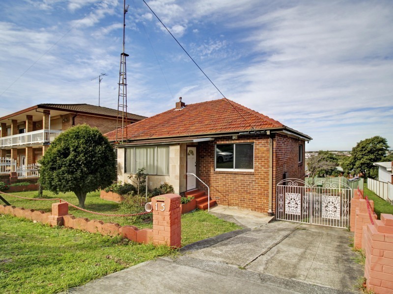 15 Fairfax Road, Warrawong NSW 2502