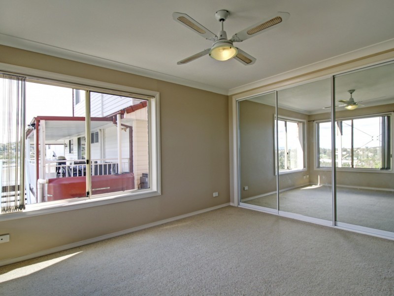 79a Blackman Parade, Unanderra NSW 2526