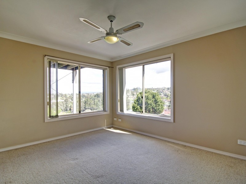 79a Blackman Parade, Unanderra NSW 2526