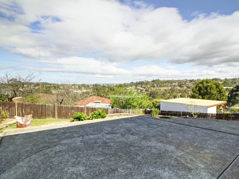 79a Blackman Parade, Unanderra NSW 2526