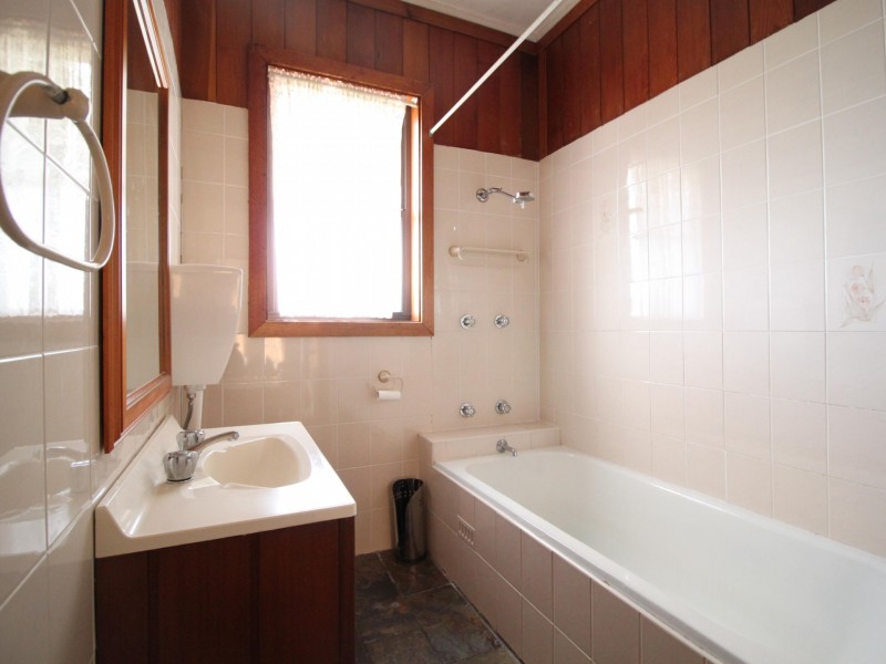 35 Tresnan Street, Unanderra NSW 2526