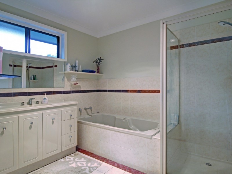 5 Buckle Crescent, West Wollongong NSW 2500