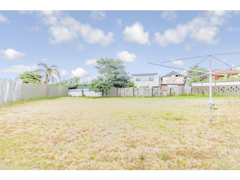 12  Malcolm Avenue, Cringila NSW 2502