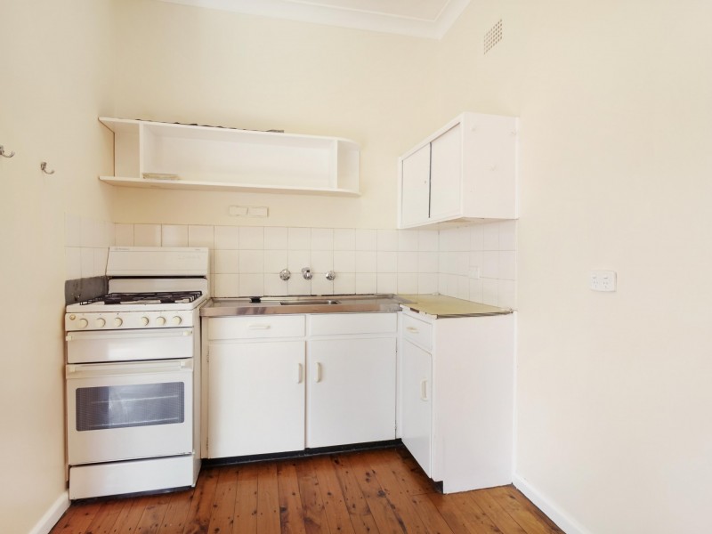 4/16 Kelvin Road, Coniston NSW 2500