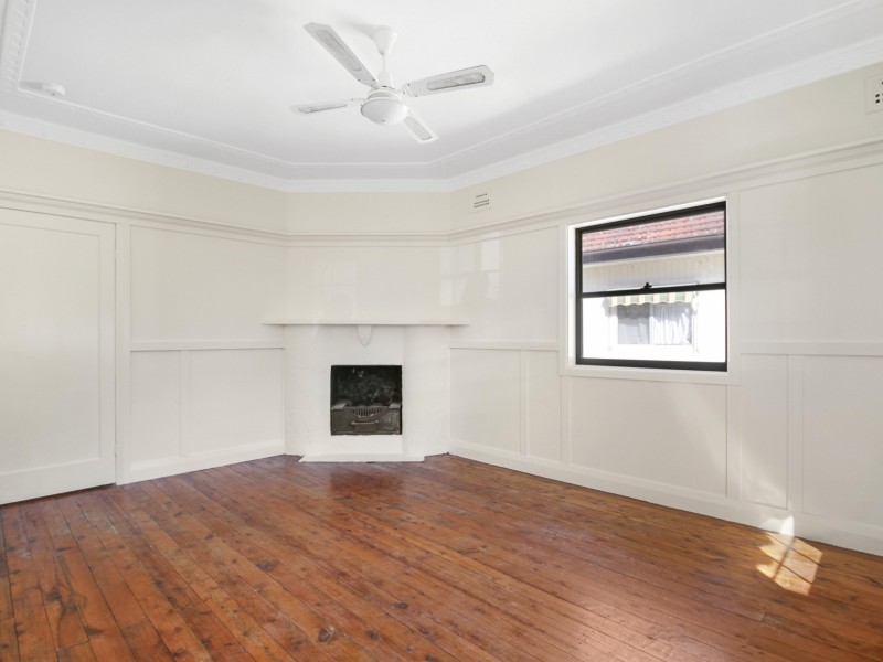 119 Gladstone Avenue, Coniston NSW 2500