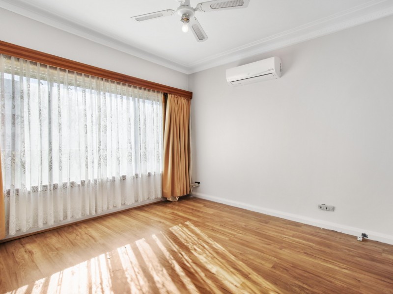 39 Barina Avenue, Lake Heights NSW 2502