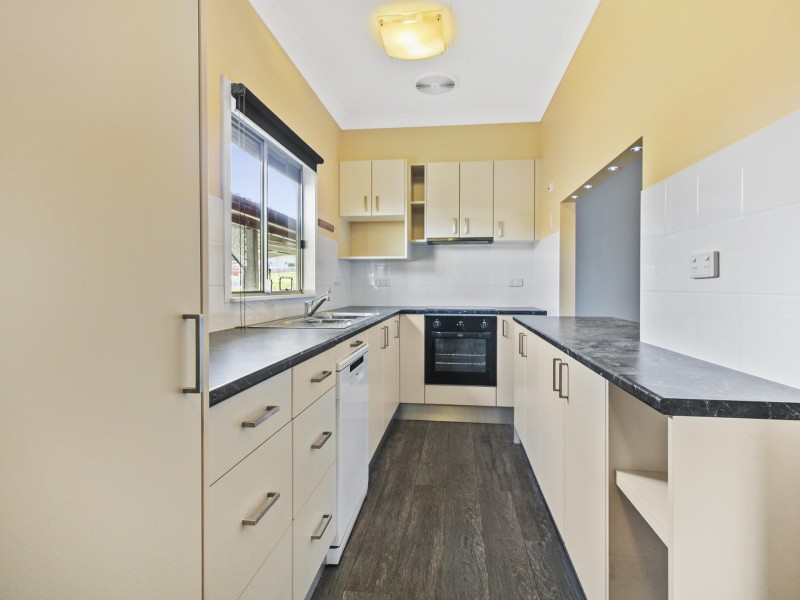 39 Barina Avenue, Lake Heights NSW 2502