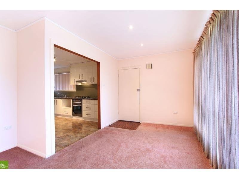 6 St Johns Avenue, Mangerton NSW 2500