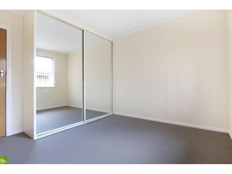 6 St Johns Avenue, Mangerton NSW 2500