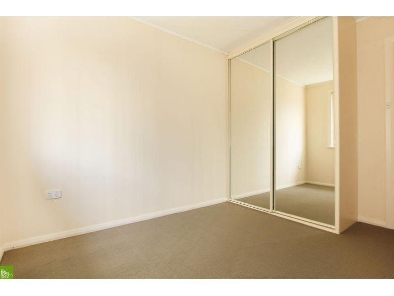 6 St Johns Avenue, Mangerton NSW 2500