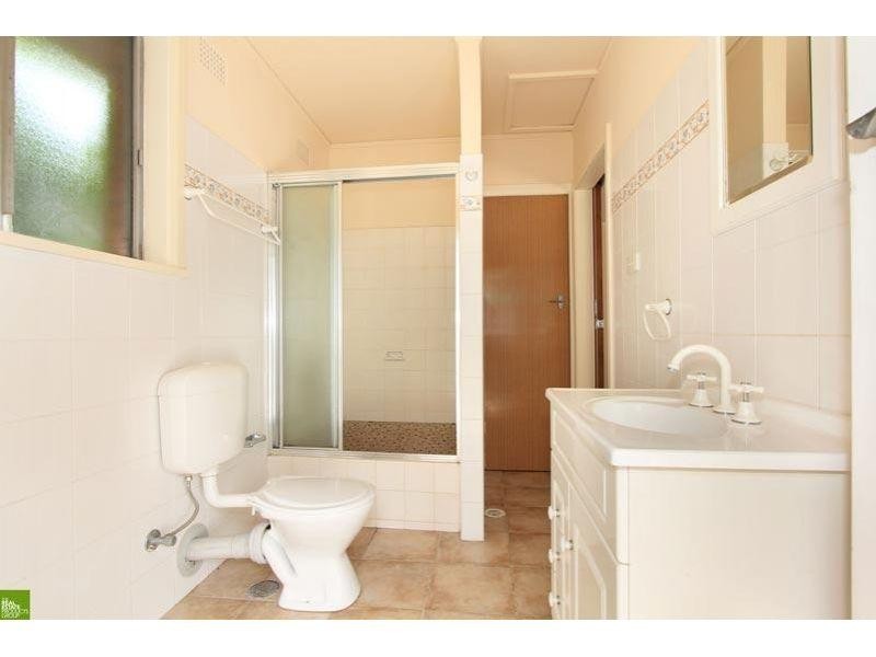 6 St Johns Avenue, Mangerton NSW 2500