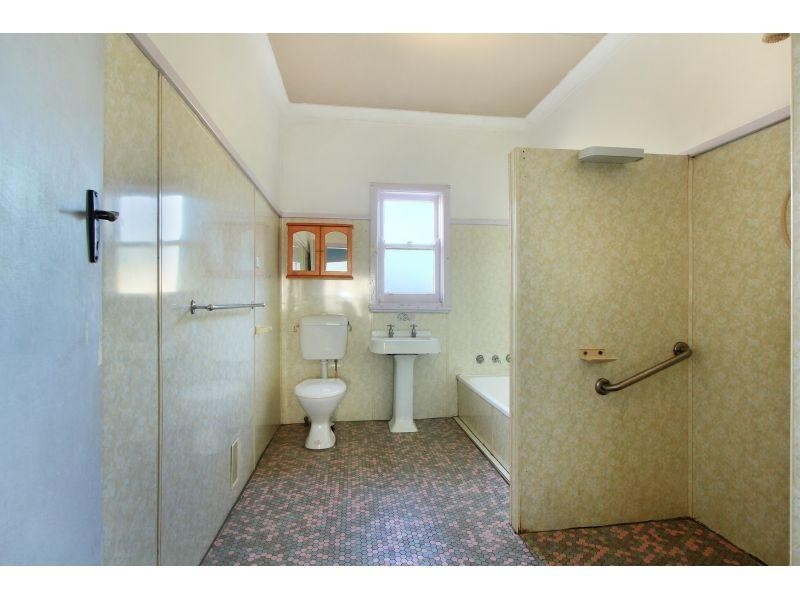 66 Denise Street, Lake Heights NSW 2502