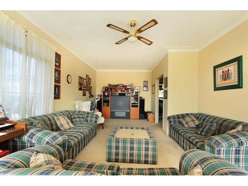 202 Farmborough Road, Farmborough Heights NSW 2526