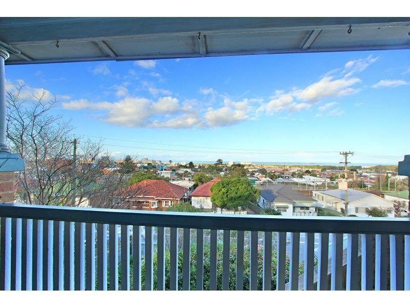 60 Gladstone Avenue, Wollongong NSW 2500