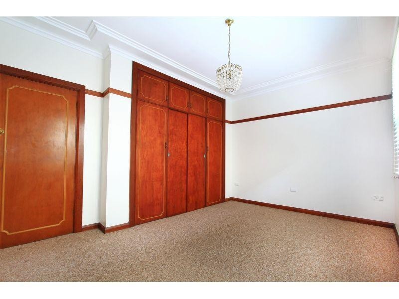 2 Toorak Avenue, Mangerton NSW 2500