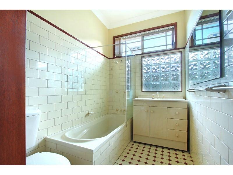 14 Mcarthur Parade, Mangerton NSW 2500