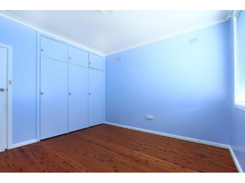 3 Robwald Avenue, Coniston NSW 2500