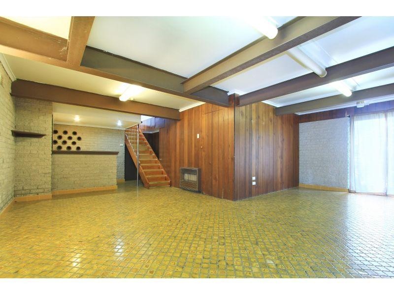 3 Robwald Avenue, Coniston NSW 2500