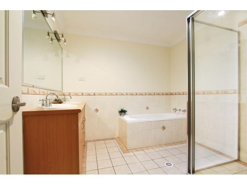 31 Geards Place, West Wollongong NSW 2500