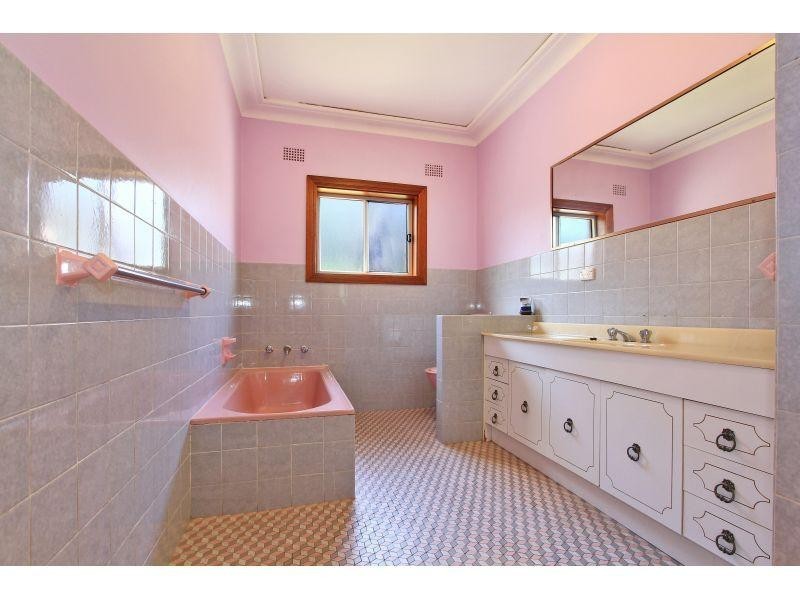 12 Sheppard Street, West Wollongong NSW 2500