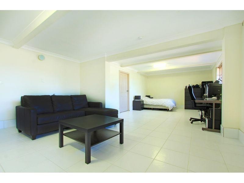 12 Sheppard Street, West Wollongong NSW 2500