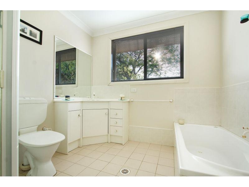 1/10 William Street, Unanderra NSW 2526