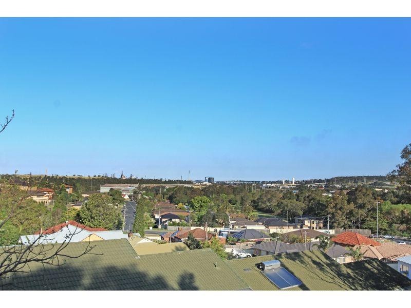 1/10 William Street, Unanderra NSW 2526