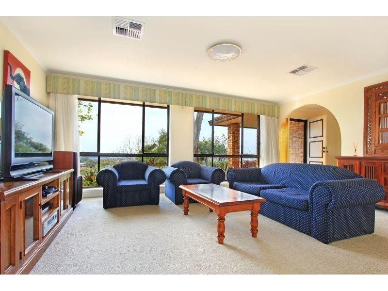 123 Derribong Drive, Cordeaux Heights NSW 2526