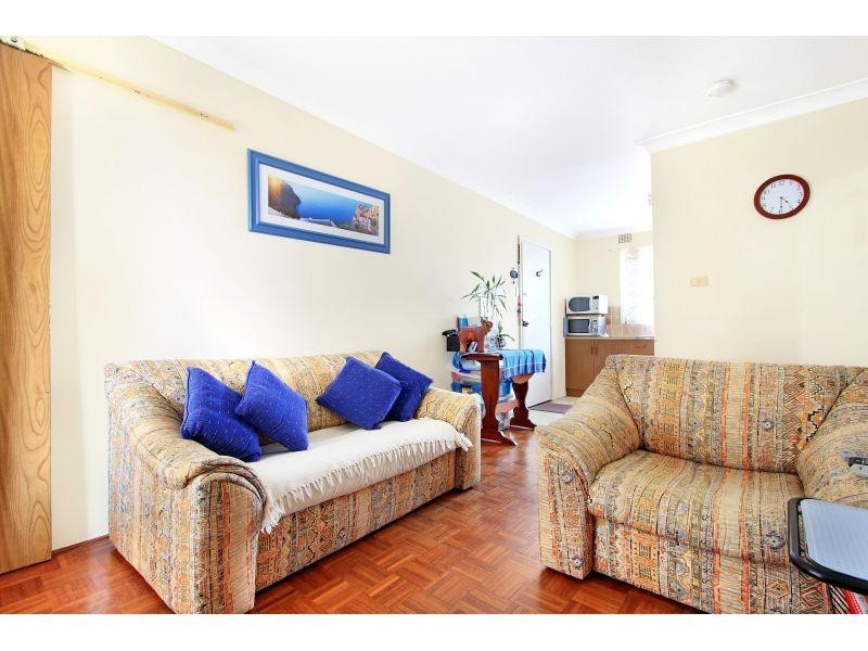 10/32 Hoskins Avenue, Warrawong NSW 2502