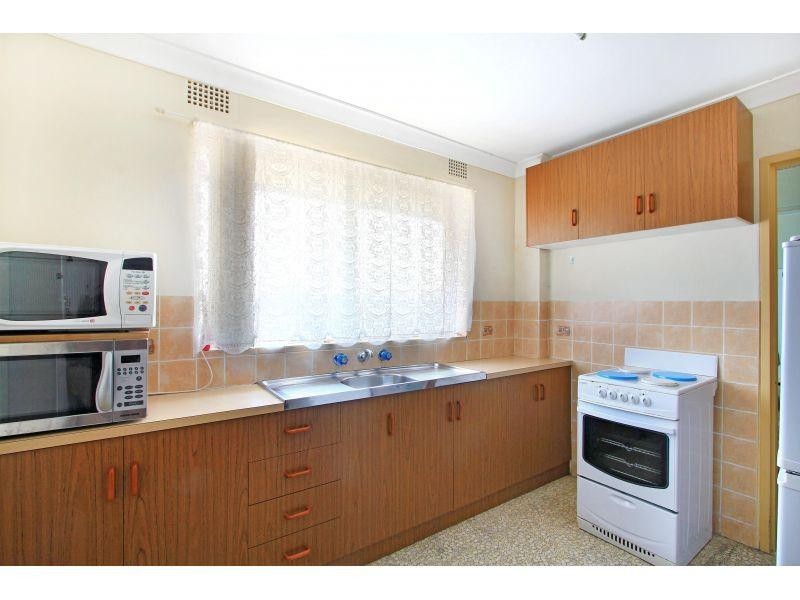 10/32 Hoskins Avenue, Warrawong NSW 2502