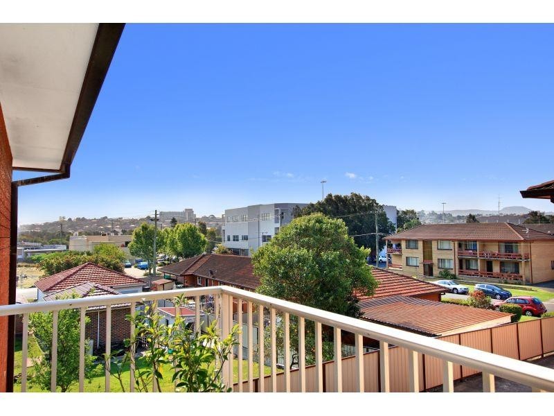 10/32 Hoskins Avenue, Warrawong NSW 2502