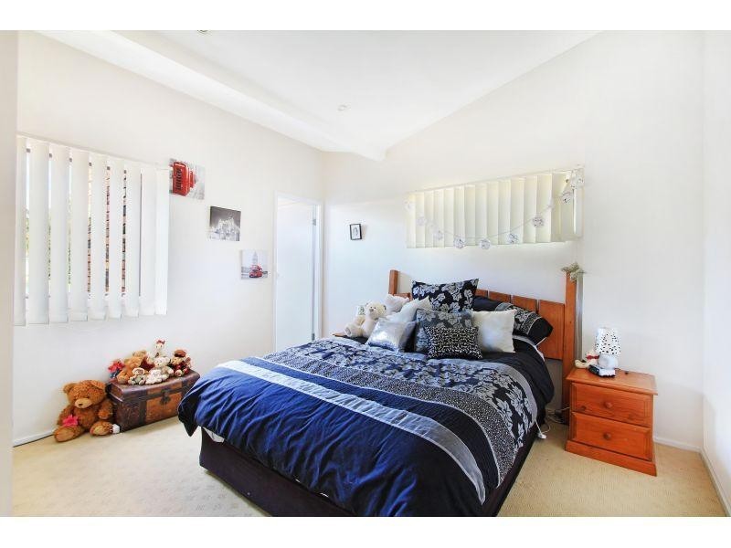 18 Evelyn Avenue, Figtree NSW 2525